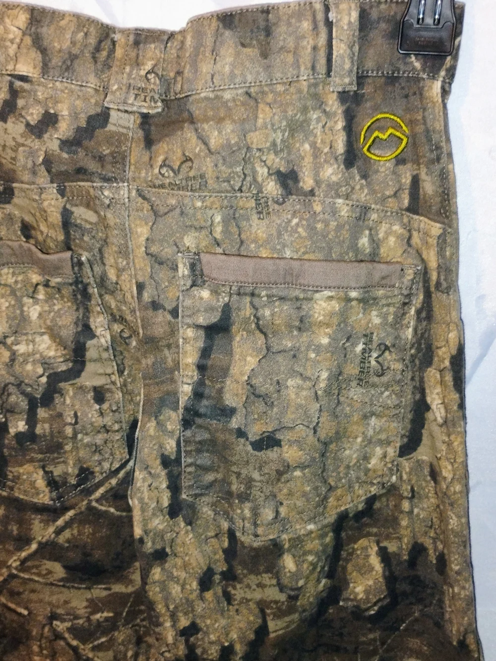 Magellan Outdoors Youth Camo Hunting Set - Size Small (8/10) Shirt & Pants